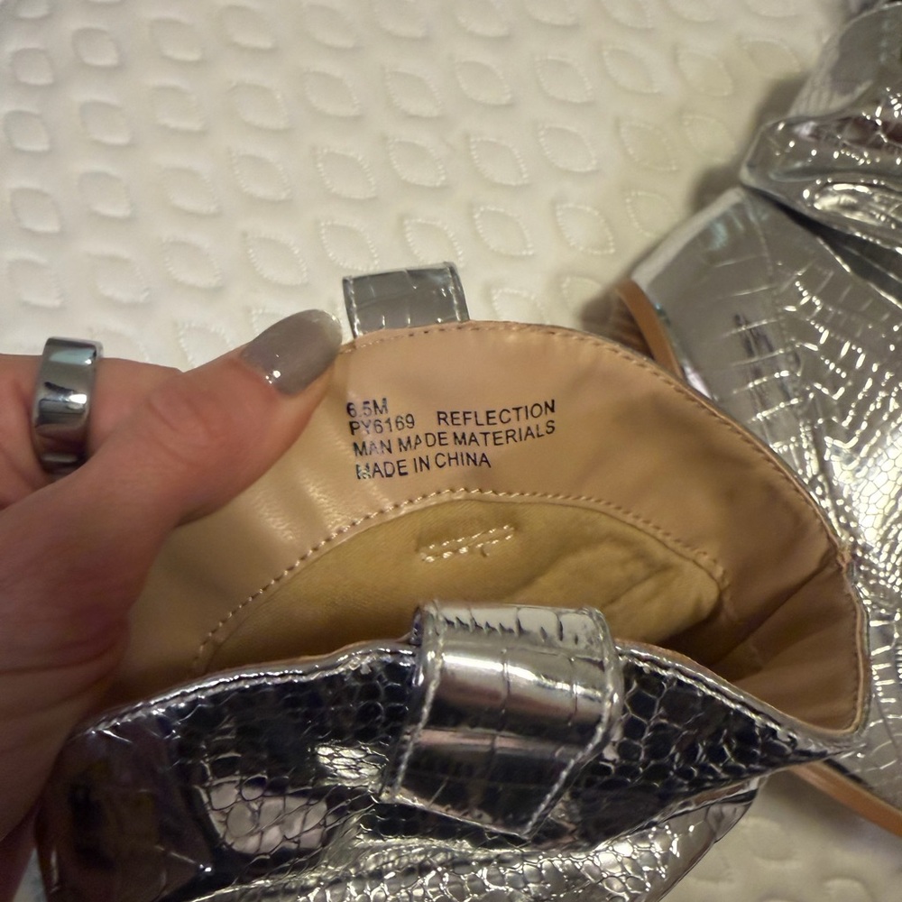 Cape Robbin Metallic Silver Western Boots - Picture 7 of 7